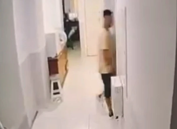 Hóspede enforca, chuta e tenta estuprar funcionária de hotel; vídeo mostra agressão por Reprodução / RPC