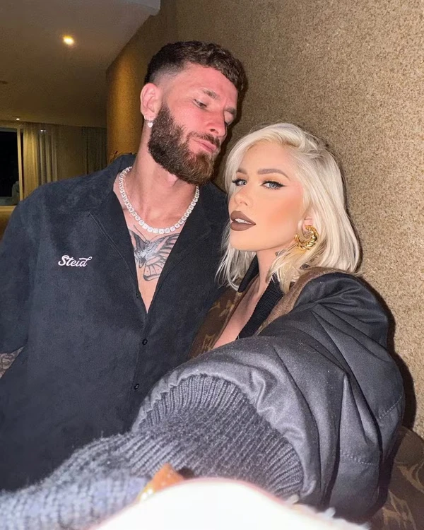 Léo Pereira e Karoline Lima por Reprodução