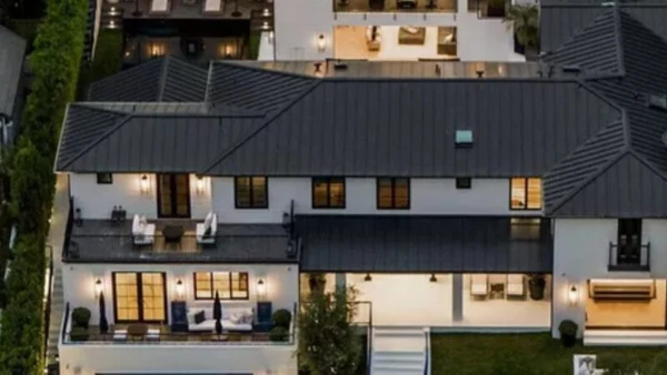 Mansão de RIhanna por Reprodução