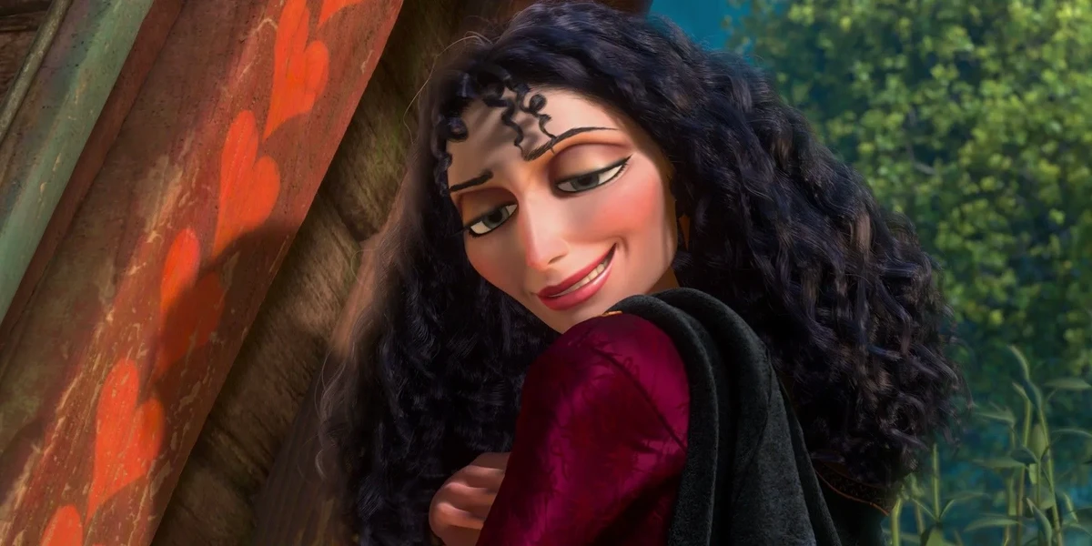 Personagem Mãe Gothel em "Enrolados" por Reprodução/ Disney