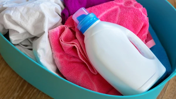 Recipientes de sabão líquido ou amaciante podem ganhar novas funções inesperadas no dia a dia