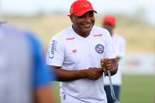 Roger Machado no comando do Bahia por Felipe Oliveira/ECB