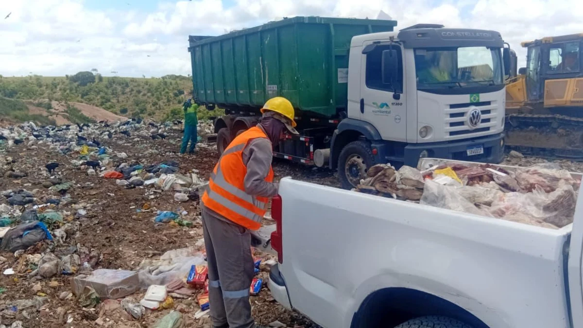 Vigilância Sanitária apreende 1.300kg de produtos impróprios para o consumo em supermercado por Divulgação
