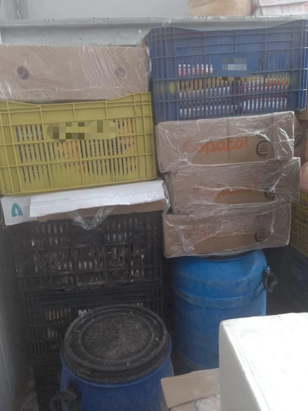 Vigilância Sanitária apreende 1.300kg de produtos impróprios para o consumo em supermercado por Divulgação