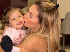 Imagem - 'Maria Alice?': Fotos da infância de Virginia Fonseca chocam fãs por semelhança com a filha