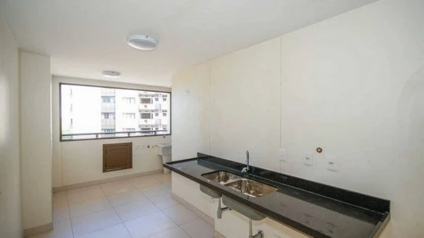 Babu Santana mora atualmente em apartamento alugado na Barra da Tijuca por Reprodução