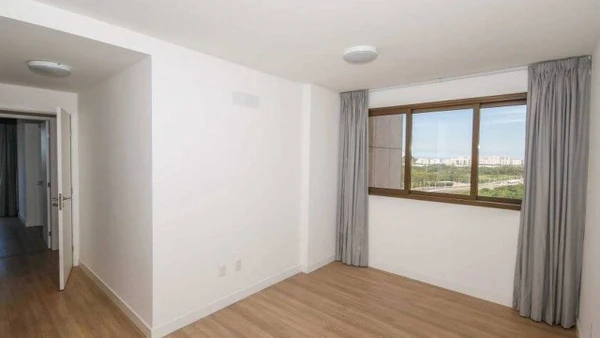 Babu Santana mora atualmente em apartamento alugado na Barra da Tijuca por Reprodução