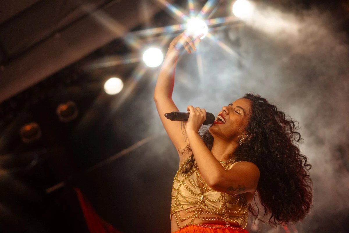 Guitarrista Andrezza faz show gratuito no Teatro Sesc Casa do Comércio nesta sexta (13) por Divulgação