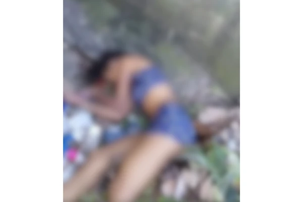 Jovem foi tirada de casa e morta a tiros por Reprodução