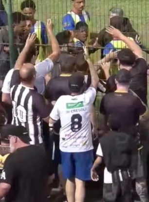 Médica foi assediada por torcedores durante partida em São Paulo por Reprodução