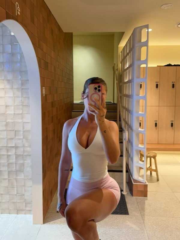 Pauline Tantot, musa do OnlyFans que teve foto curtida por Neymar por Reprodução/Instagram