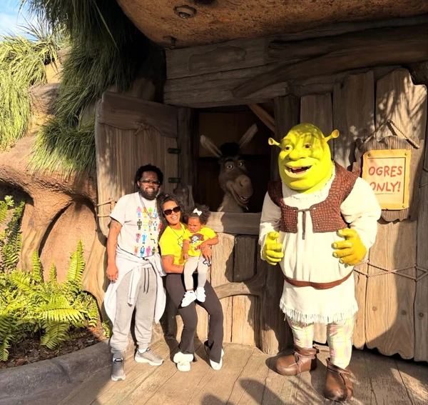 Xande de Pilares e família em viagem da Disney por Reprodução/ Instagram