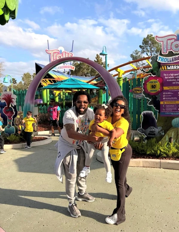 Xande de Pilares e família em viagem da Disney por Reprodução/ Instagram