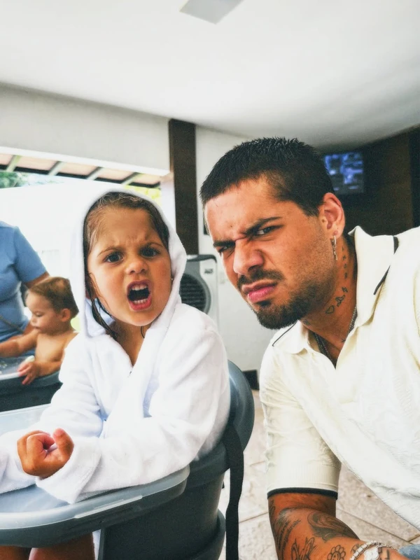 Zé Felipe e filha por Reprodução/Instagram