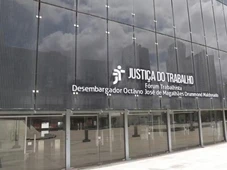 Imagem - Funcionária é indenizada após ser chamada de 'véia' por colega de trabalho