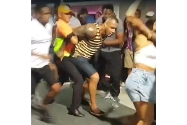 Briga foi registrada no 'Leste Superior' por Reprodução