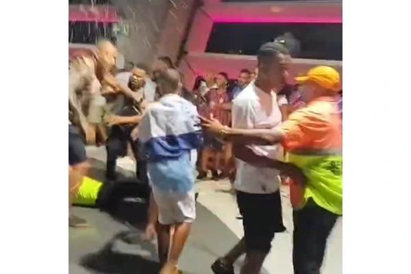 Briga foi registrada no 'Leste Superior' por Reprodução