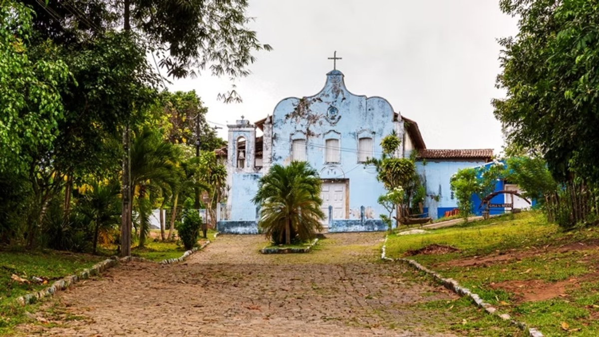 Capela do Divino Espírito Santo, em Boipeba por Reprodução/CORREIO
