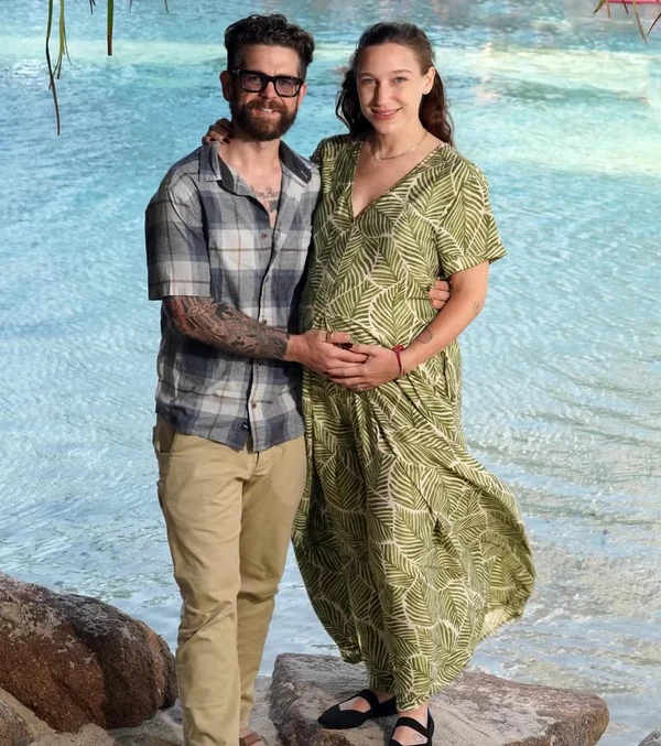 Jack Osbourne e a esposa, Aree Osbourne por Reprodução/Redes Sociais 