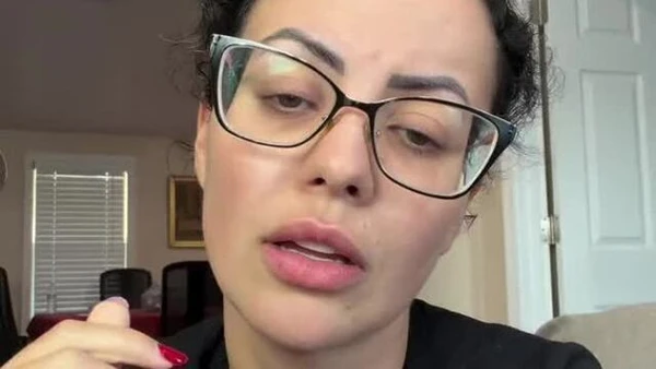 Milla Flores por Reprodução