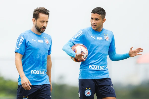 Rodrigo Nestor foi o substituto de Everton Ribeiro no Ba-Vi do Brasileirão