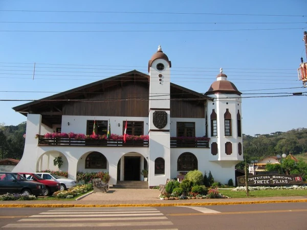 Treze Tílias por Reprodução/Wikimedia Commons