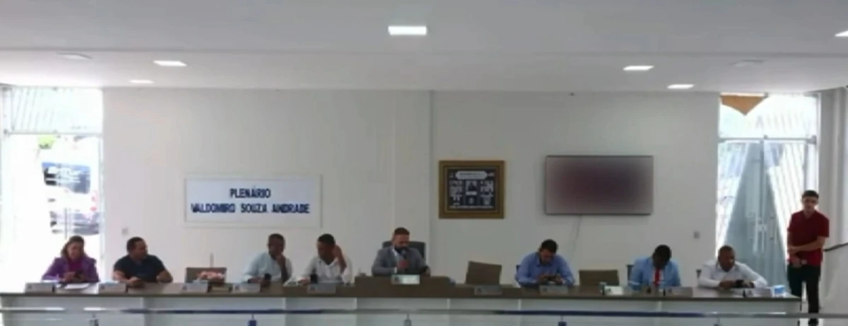 Vídeo pornográfico é transmitido ao vivo durante votação em Câmara Municipal na Bahia por Reprodução / TV Subaé 