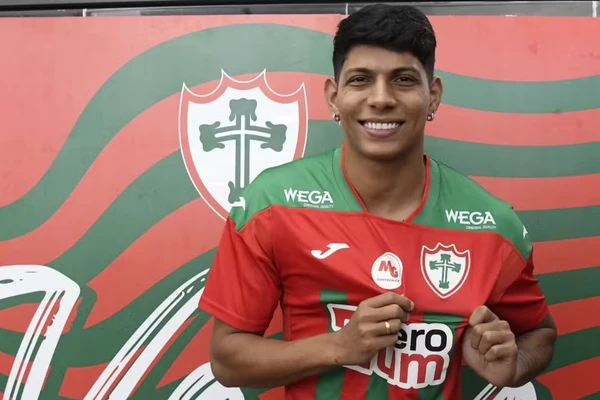 Zé Vitor, volante que pode reforçar o Vitória 