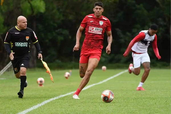 Zé Vitor, volante que pode reforçar o Vitória por Divulgação/Portuguesa 