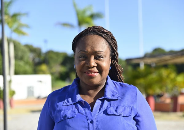 A enfermeira Maria Angélica foi a primeira baiana a ser vacinada contra a covid por  Paula Fróes/Arquivo CORREIO