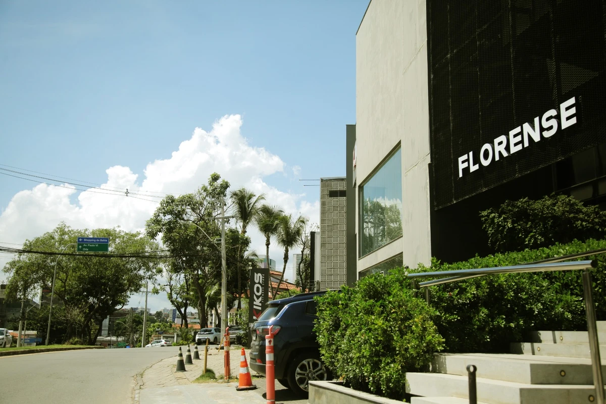 Alameda das Espatódeas, Caminho das Árvores por Sora Maia/CORREIO