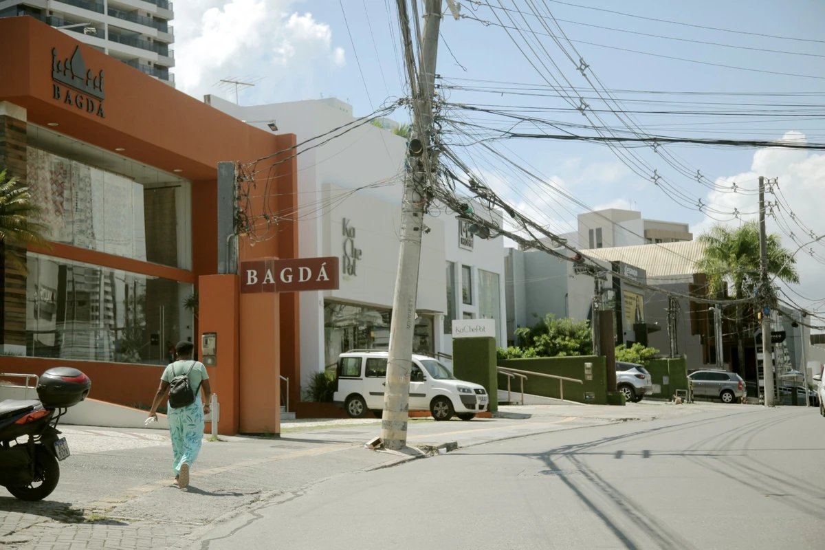 Alameda das Espatódeas, Caminho das Árvores por Sora Maia/CORREIO