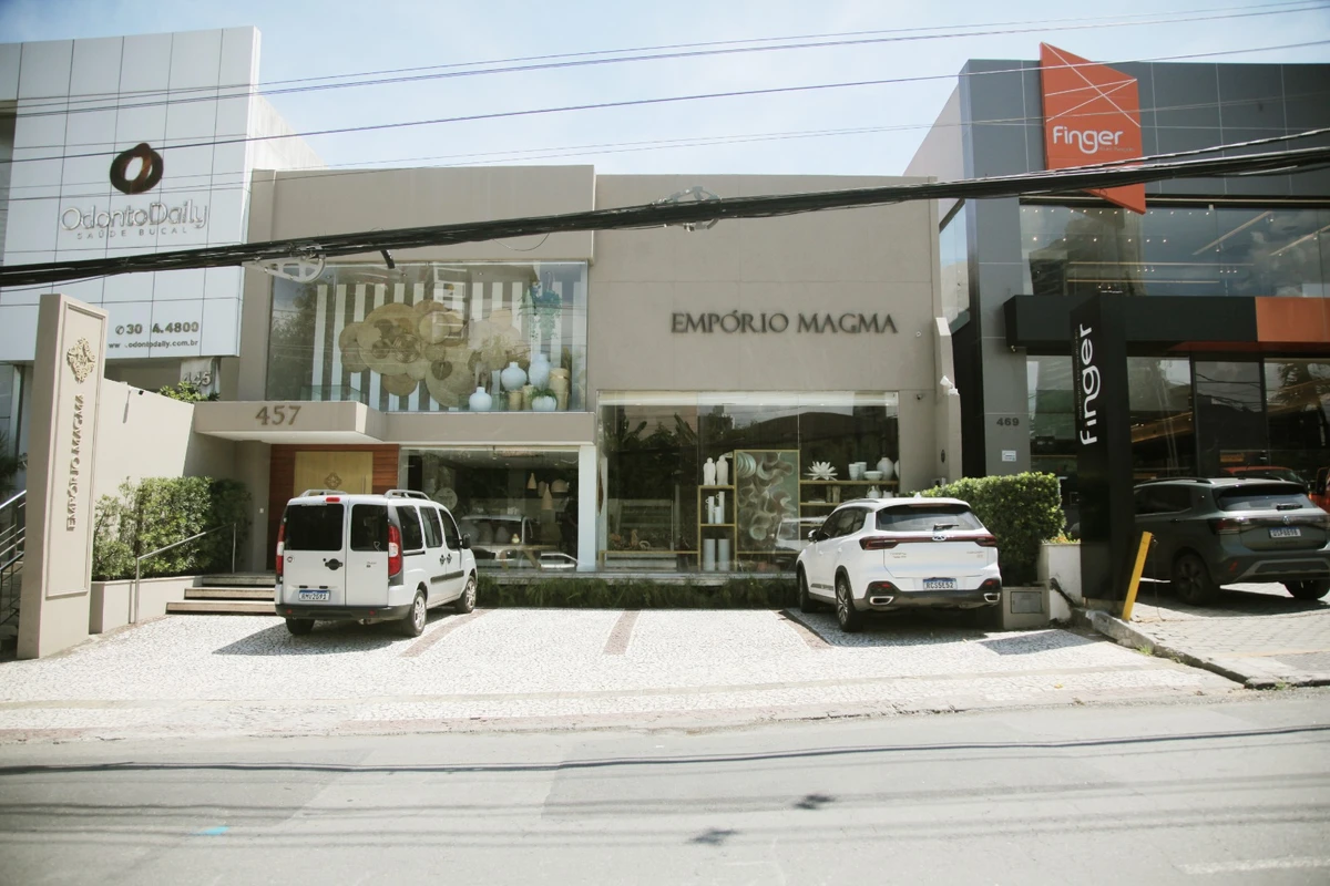 Alameda das Espatódeas, Caminho das Árvores por Sora Maia/CORREIO