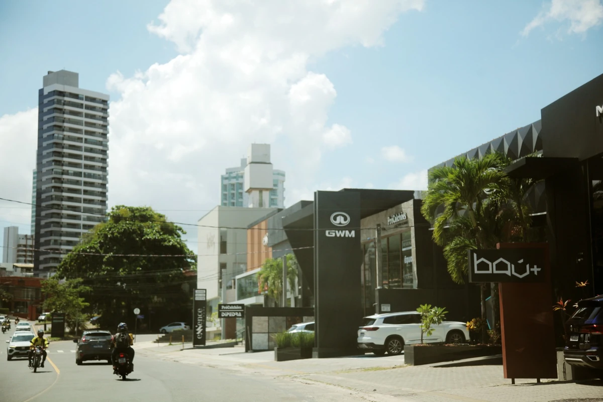 Alameda das Espatódeas, Caminho das Árvores por Sora Maia/CORREIO