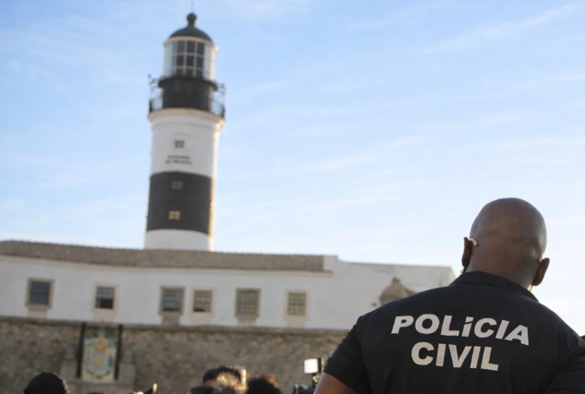 Ataque de patinete: irmãos investigados por roubo contra turistas são presos na Barra