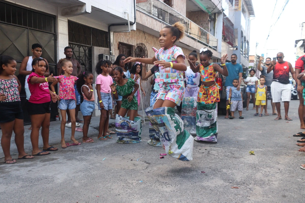 Campanha de Páscoa na Estrada das Barreiras busca doações para crianças em Salvador por Divulgação
