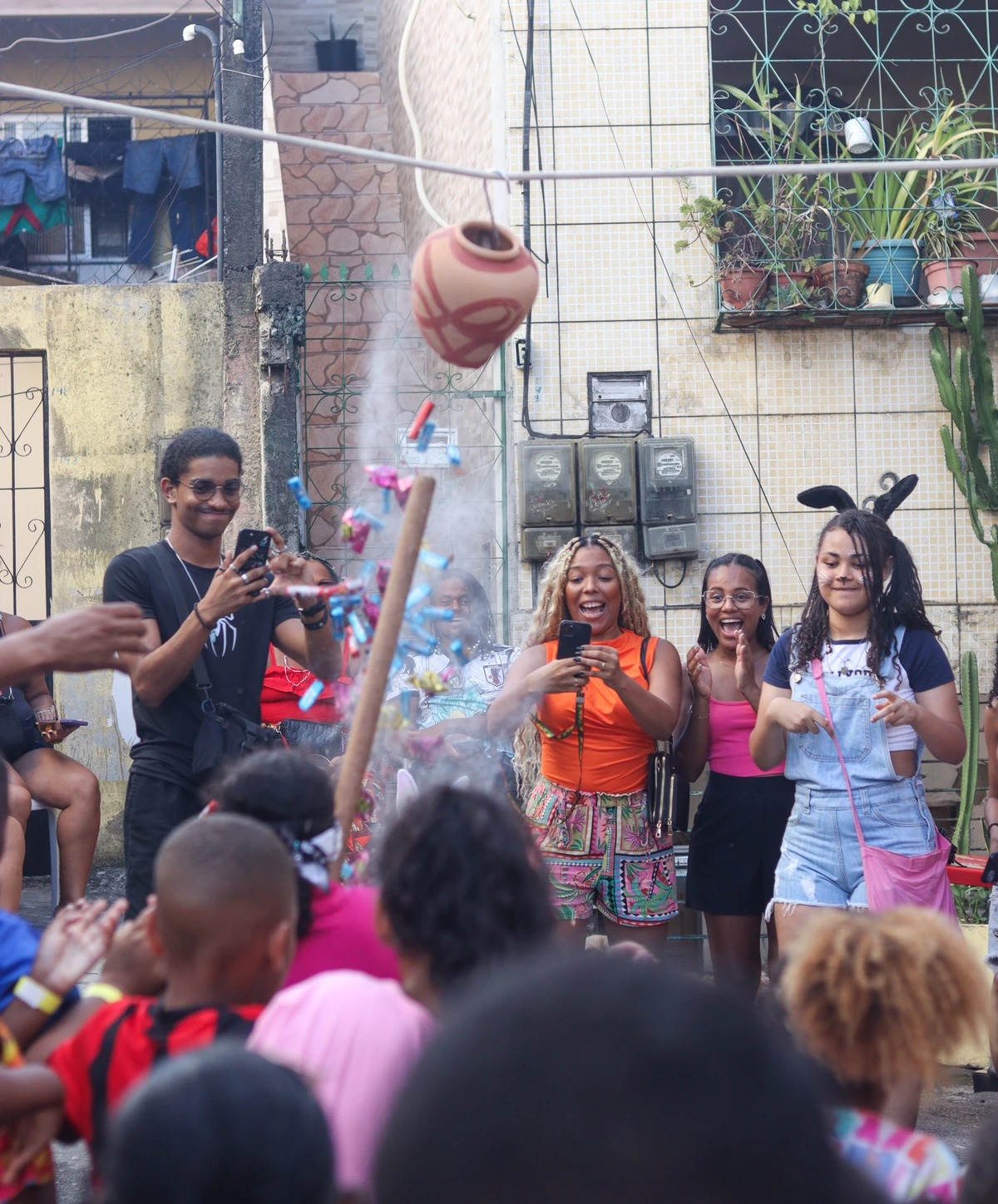Campanha de Páscoa na Estrada das Barreiras busca doações para crianças em Salvador por Divulgação