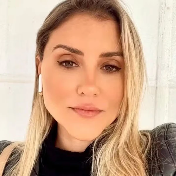 Carol Magalhães por Reprodução