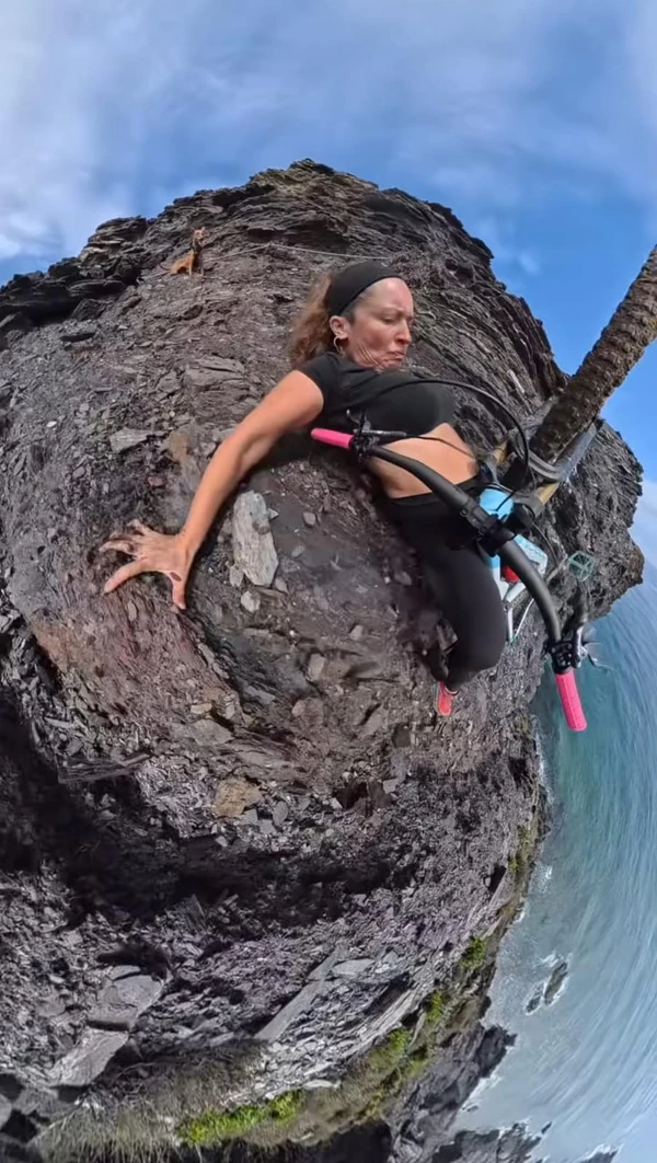 Ciclista registra momento em que escorrega em precipício por Reprodução