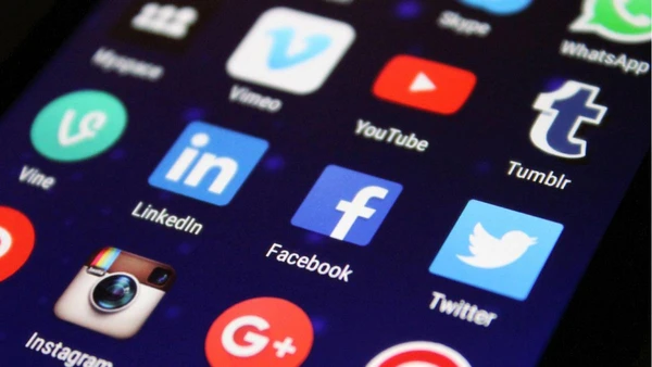 Domingo virou o momento ideal para atualizar o perfil antes da segunda-feira, quando muitas vagas começam a ser analisadas