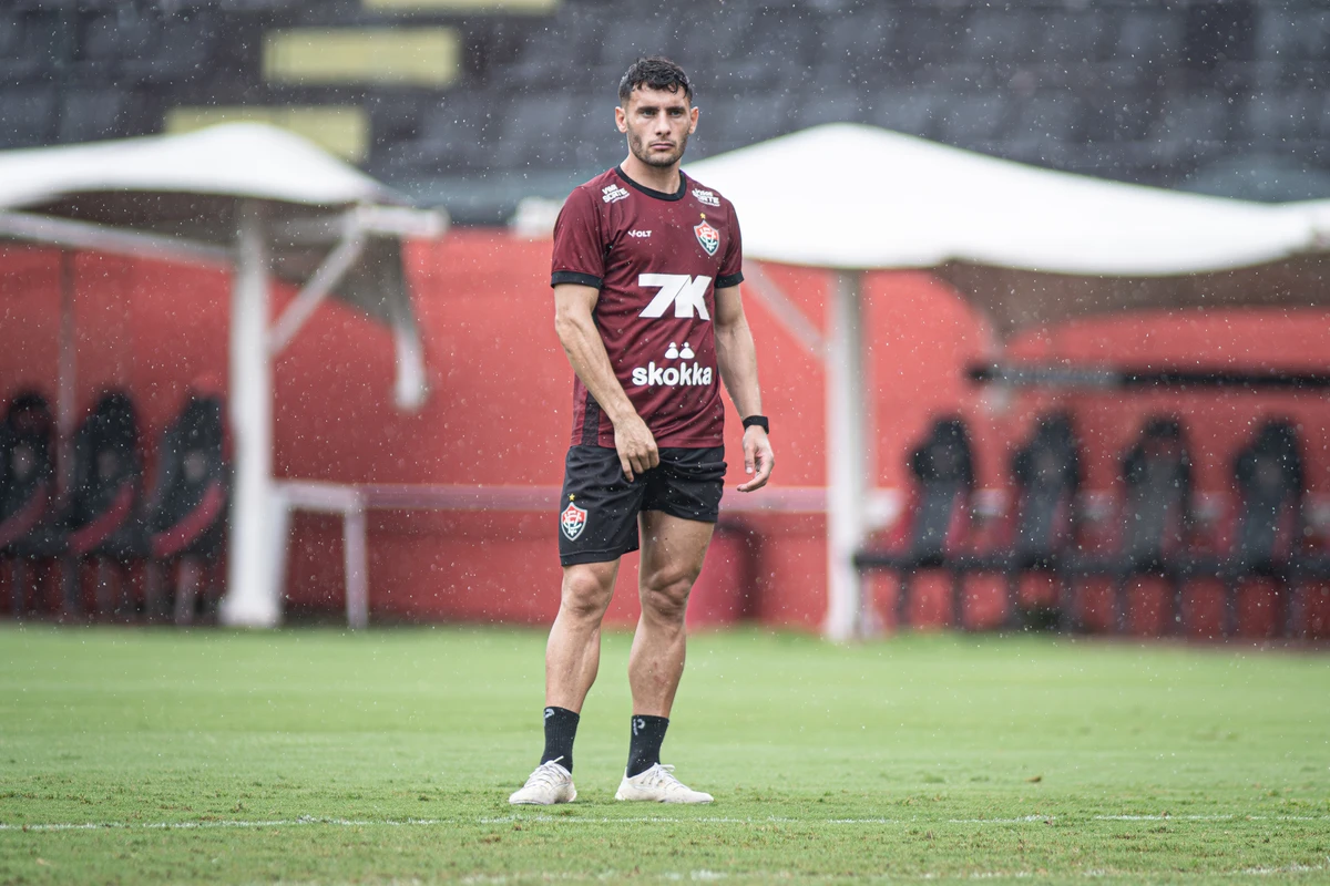 Emmanuel Martínez durante treino do Vitória