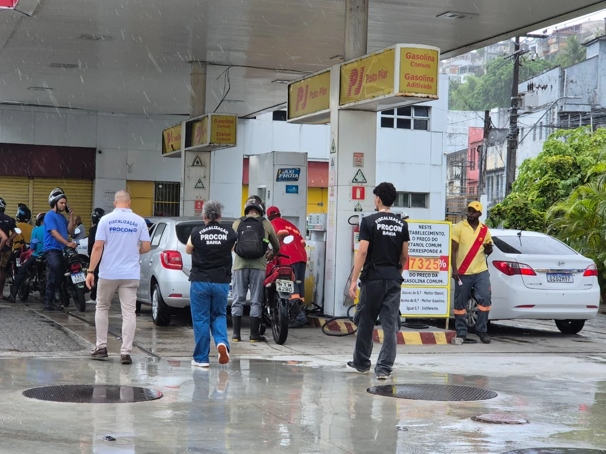 Fiscalização monitora preços em postos de combustíveis 