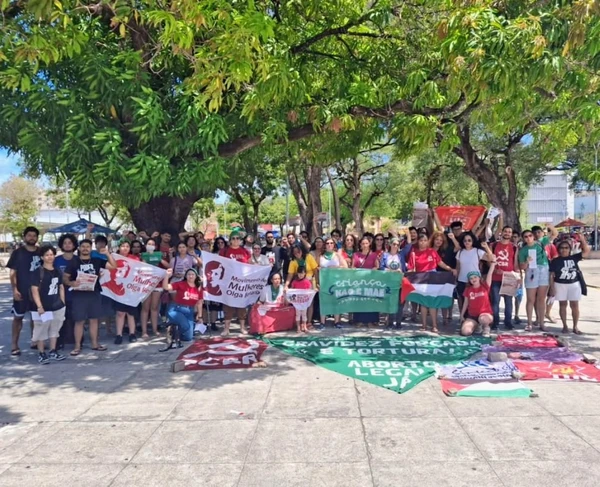 MULHERES LUTANDO PELA LEGALIZAÇÃO DO ABORTO por REPRODUÇÃO