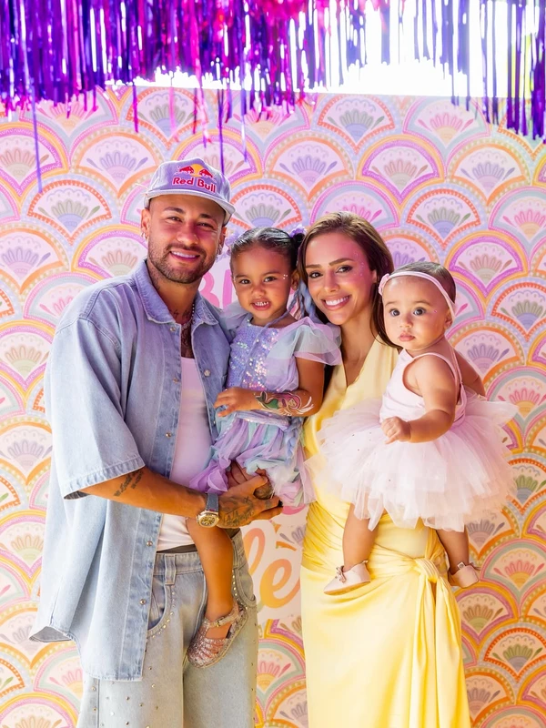 Neymar, Mavie, Bruna Biancardi e Mel por Reprodução/Instagram @raphaelgianettafotografia