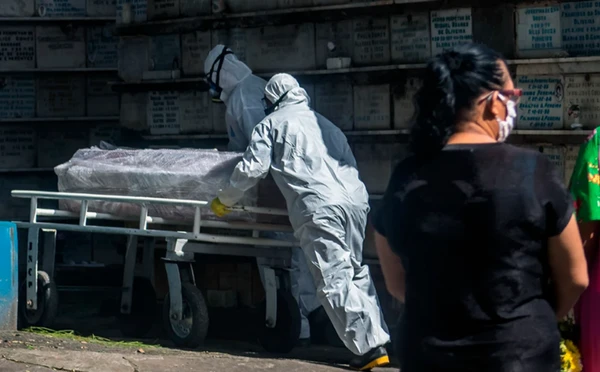 O momento mais crítico da pandemia ocorreu em 2021