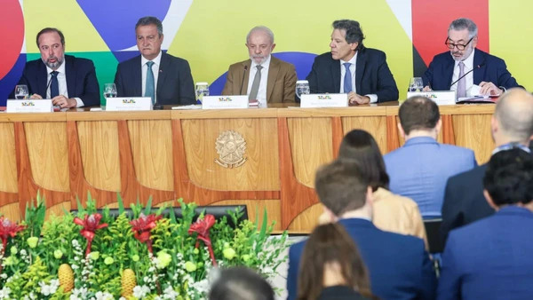 Política de preços da Petrobras e desoneração do diesel: entenda o impacto no seu bolso por Marcelo Camargo/Agência Brasil