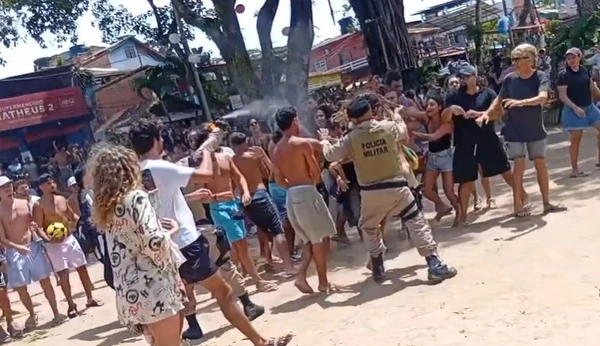 Confusão em manifestação contra israelenses em Itacaré por Reprodução/Plantão de Notícias Itacaré