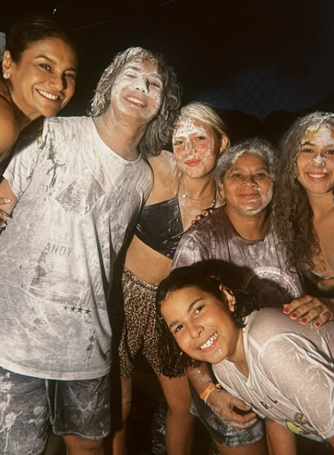 Fotos de Inácio com amigos e família por Reprodução | Instagram