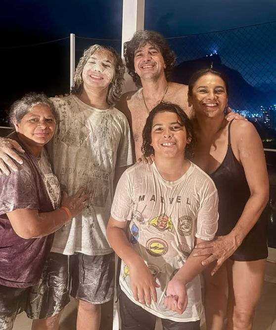 Fotos de Inácio com amigos e família por Reprodução | Instagram