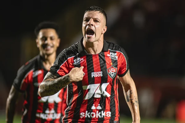 Rubro-Negro contou com gols de Kayzer e Erick por Victor Ferreira/EC Vitória